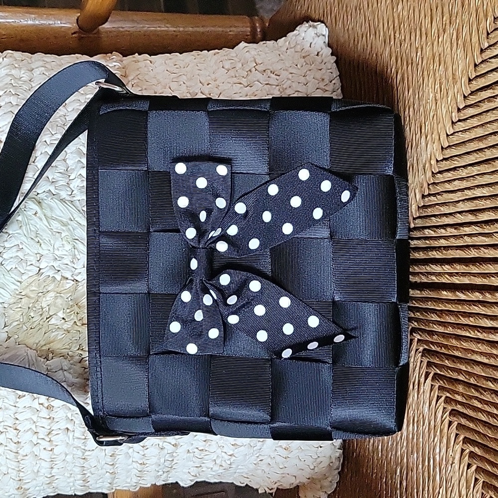 Seatbelt bag/crossbody with polka dot bow,  black